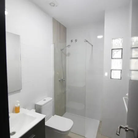 Magnifica Oportunidad, Junto Playa Y Pleno Centro 加的斯